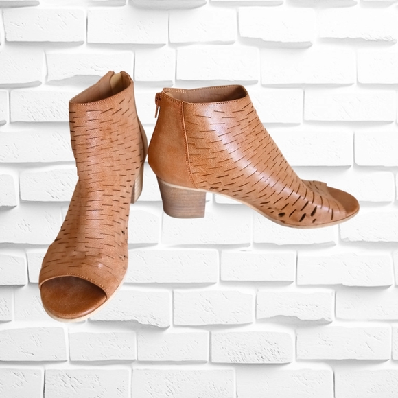 Madden Girl Rockella Women's Tan Leather Open Toe Zip Up Ankle Boots - Picture 8 of 16